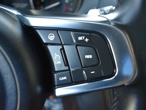 Used 2018 Jaguar F-PACE S image 16