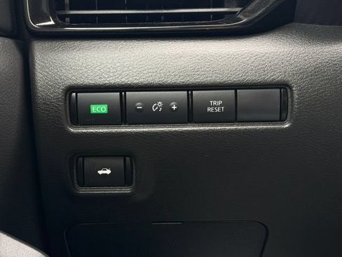 Certified 2024 Nissan Sentra SV FWD image 16