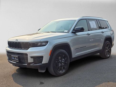Used 2024 Jeep Grand Cherokee L Altitude AWD/4WD image 7
