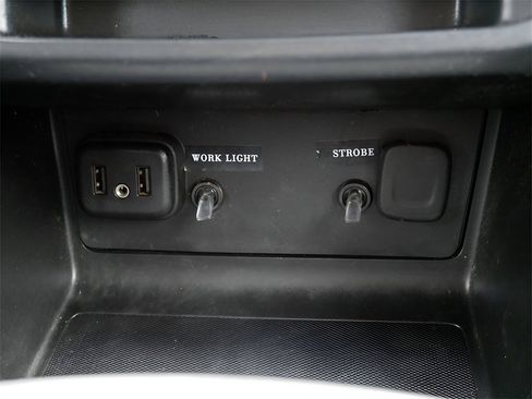 Used 2020 Chevrolet Colorado LT w/ Safety Package image 27