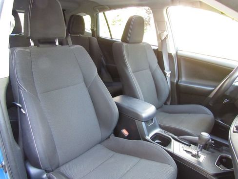 Used 2017 Toyota RAV4 XLE w/ Convenience Package AWD/4WD image 19