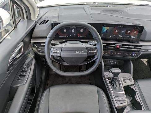 Certified 2026 Kia Sportage EX FWD image 13