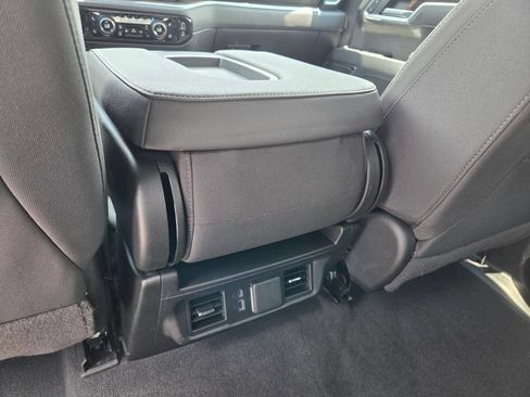Used 2025 Chevrolet Silverado 1500 LT RWD image 8