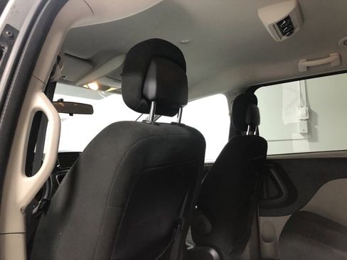 Used 2016 Dodge Grand Caravan SXT w/ Security Group image 15