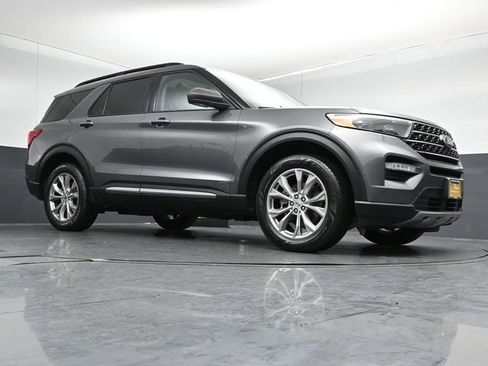Certified 2023 Ford Explorer XLT w/ Equipment Group 202A AWD/4WD image 39
