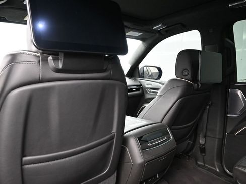 Certified 2024 Cadillac Escalade ESV V w/ LPO, ONYX Package AWD/4WD image 12