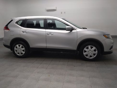 Used 2015 Nissan Rogue S FWD image 11