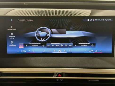 Used 2024 BMW iX xDrive50 w/ Premium Package AWD/4WD image 19