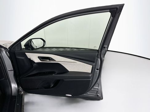 Used 2025 Toyota Camry XLE image 31