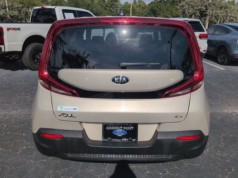 Used 2020 Kia Soul EX w/ Option Group 015 FWD image 4