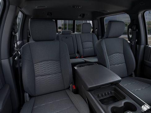 New 2026 RAM 2500 Big Horn AWD/4WD image 16
