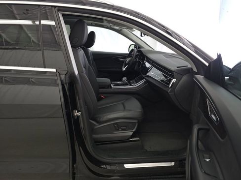 Used 2023 Audi Q8 Premium w/ Convenience Package image 7