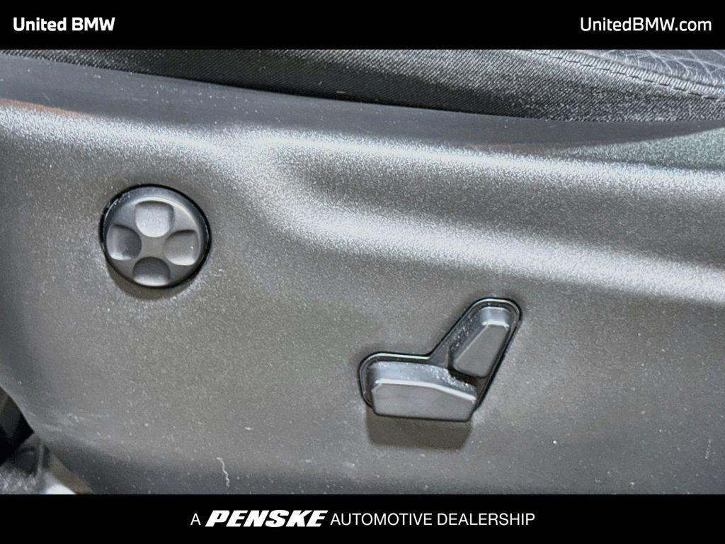 Used 2019 Jeep Grand Cherokee Altitude AWD/4WD image 4