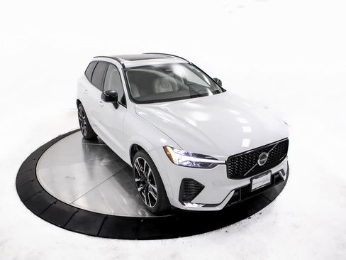 Used 2024 Volvo XC60 B5 Ultimate image 36