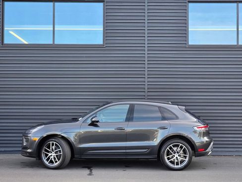 Certified 2025 Porsche Macan image 2