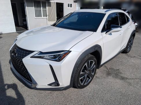 Used 2021 Lexus UX 250h w/ Accessory Package (Z2) AWD/4WD image 7