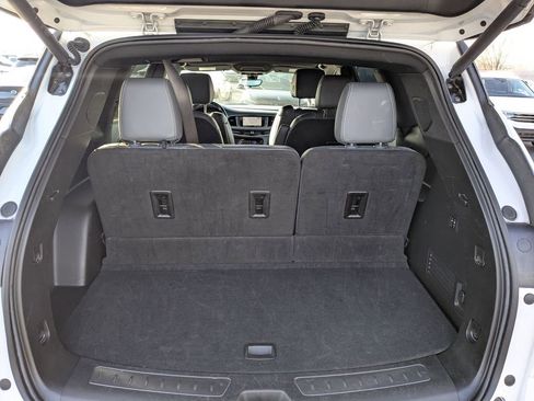 Used 2024 Buick Enclave Premium image 30