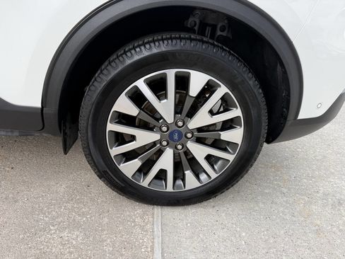 Used 2020 Ford Escape Titanium AWD/4WD image 36