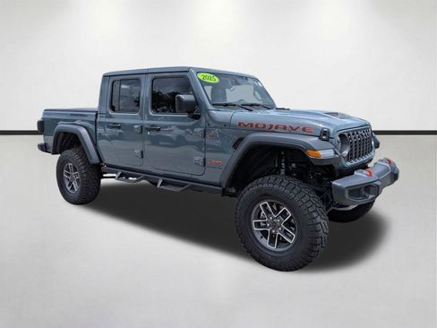 Used 2025 Jeep Gladiator Mojave w/ Convenience Group AWD/4WD image 2