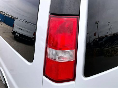 Used 2021 Chevrolet Express 3500 LT w/ LT Preferred Equipment Group RWD image 27