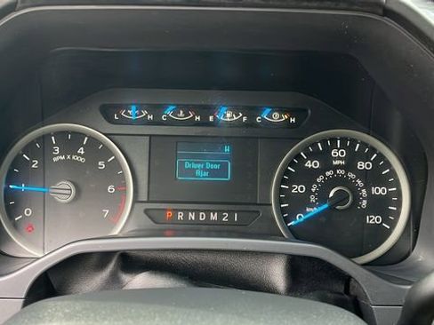 Used 2016 Ford F150 XLT image 14