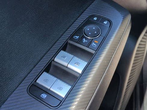 Used 2024 Mitsubishi Outlander SE image 40