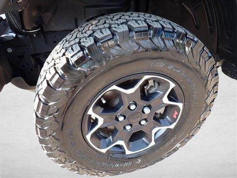 Used 2023 Jeep Wrangler Unlimited Rubicon w/ Cold Weather Group AWD/4WD image 7