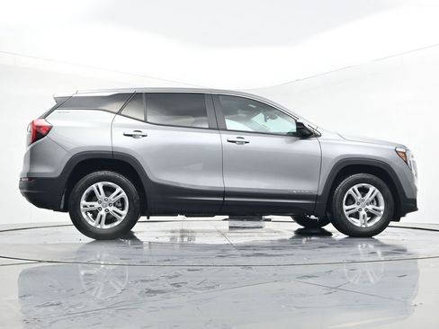 Used 2024 GMC Terrain SLE image 27