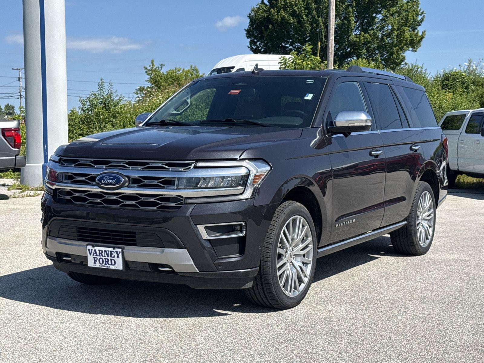 Used 2024 Ford Expedition Platinum AWD/4WD image 1
