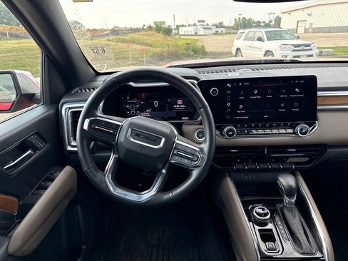 Used 2023 GMC Canyon Denali AWD/4WD image 12