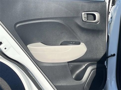 Used 2026 Hyundai Venue SEL image 19