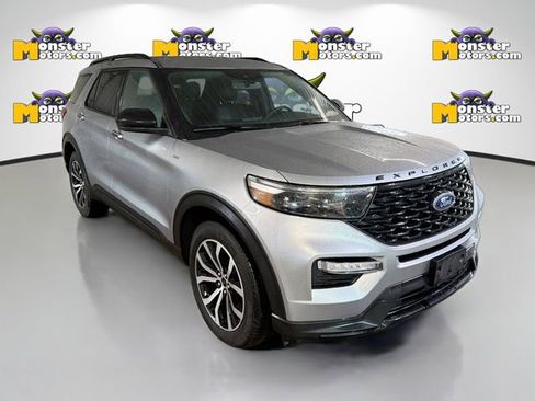 Used 2024 Ford Explorer ST-Line w/ Class IV Trailer Tow Package image 3