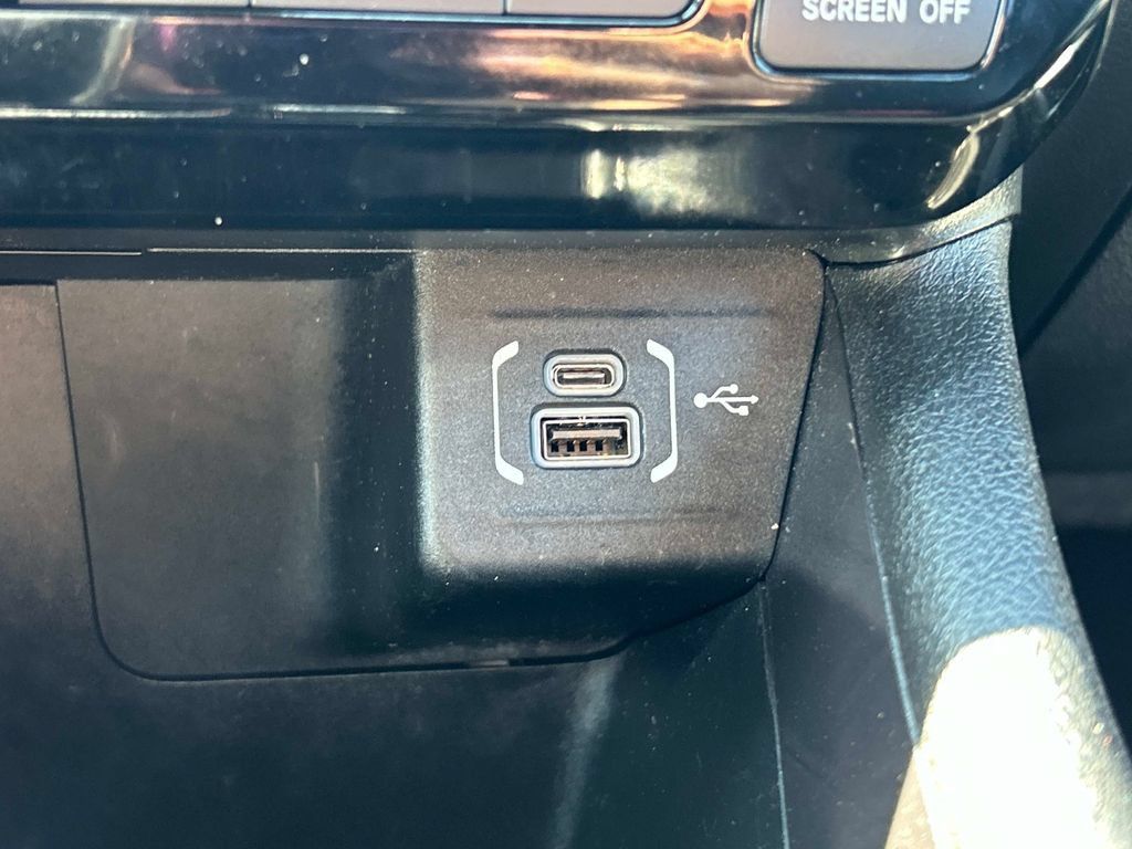 Used 2023 Jeep Compass Latitude AWD/4WD image 25