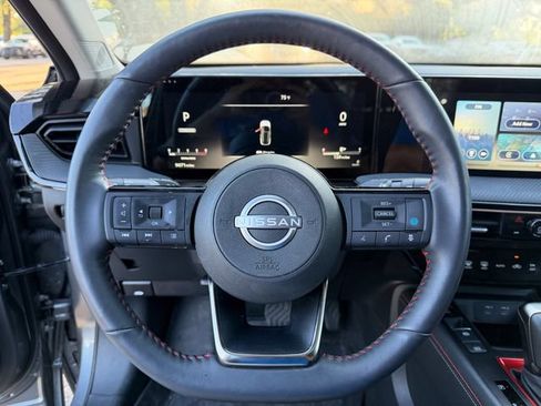 Used 2025 Nissan Kicks SR w/ SR Premium Package AWD/4WD image 10