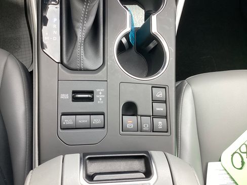 Certified 2023 Toyota Highlander XLE image 37