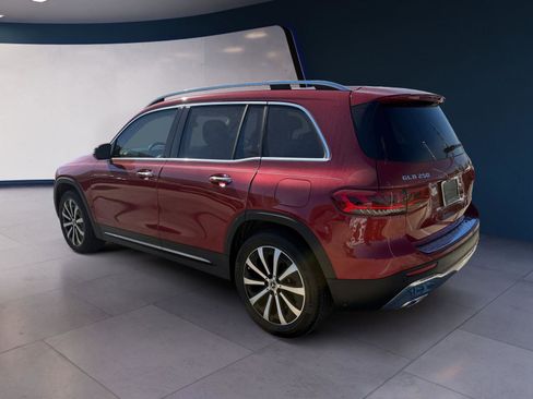 Used 2022 Mercedes-Benz GLB 250 image 3