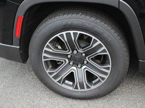 Used 2022 Jeep Wagoneer Series III image 38