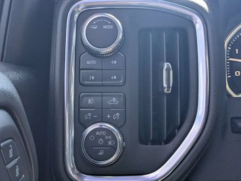 Used 2022 GMC Sierra 2500 AT4 w/ AT4 Premium Plus Package AWD/4WD image 24