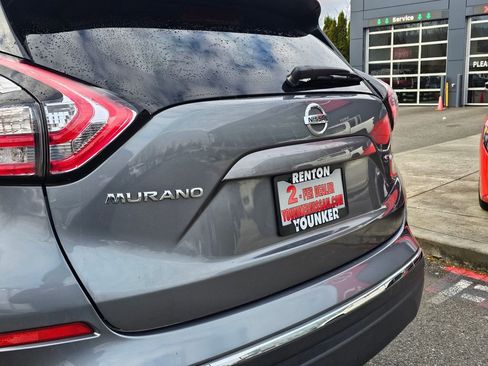 Used 2018 Nissan Murano SV w/ Premium Package image 10