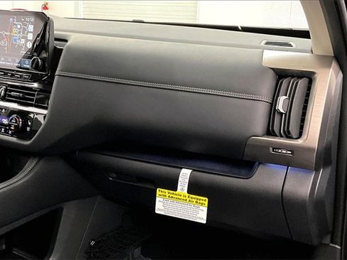 New 2025 Nissan Pathfinder Platinum image 35