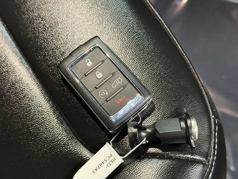 Used 2023 Jeep Grand Cherokee Limited AWD/4WD image 26