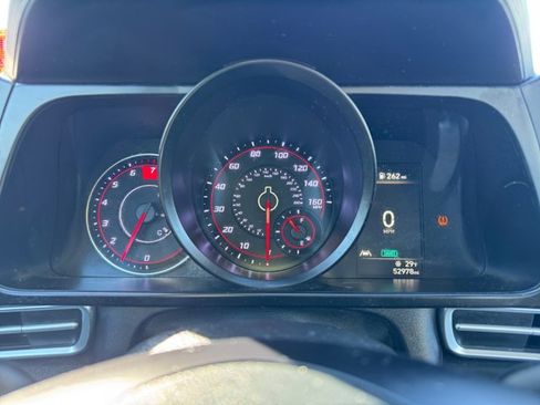 Certified 2023 Hyundai Elantra SEL image 33