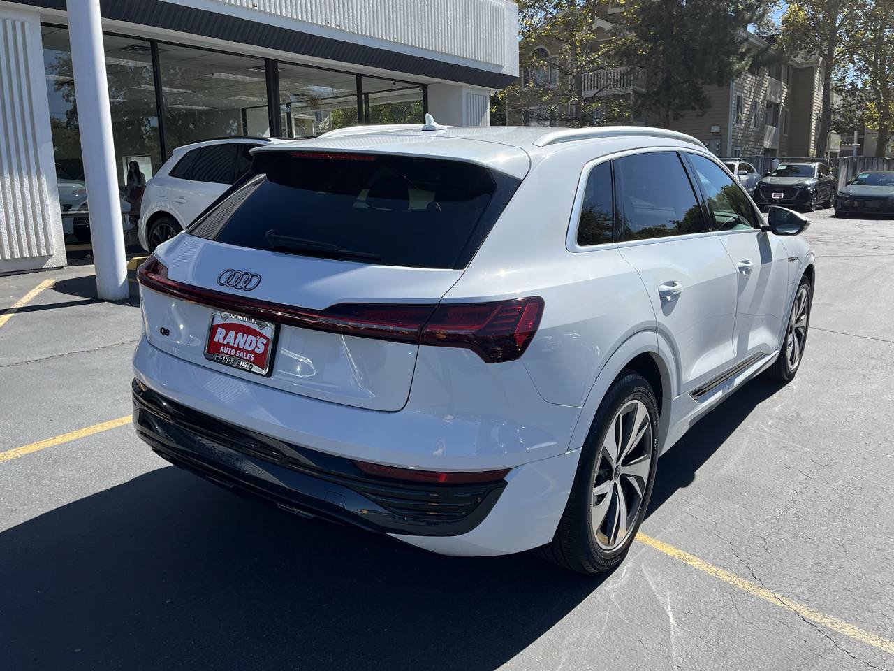 Used 2024 Audi Q8 e-tron Premium AWD/4WD image 10