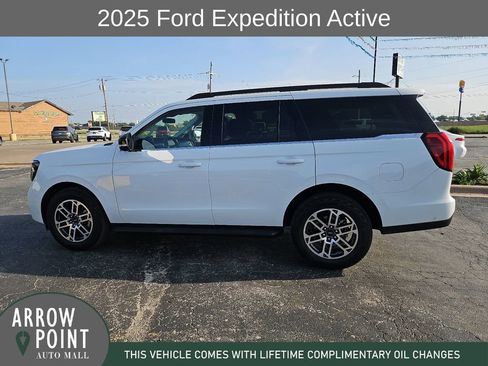 Used 2025 Ford Expedition Active AWD/4WD image 7