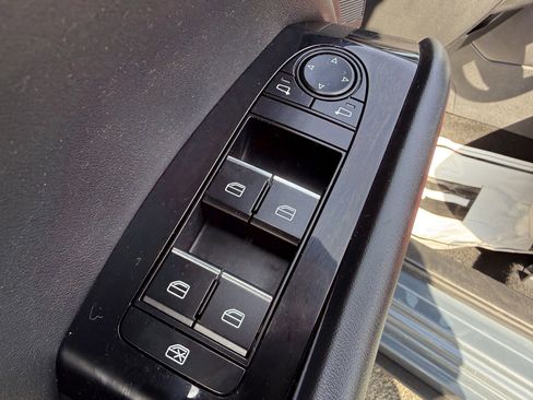 Used 2025 MAZDA MAZDA3 s image 13