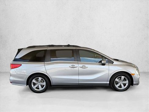 Used 2018 Honda Odyssey EX image 4