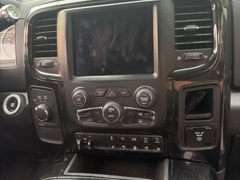 Used 2018 RAM 2500 Laramie w/ Sport Appearance Group AWD/4WD image 9