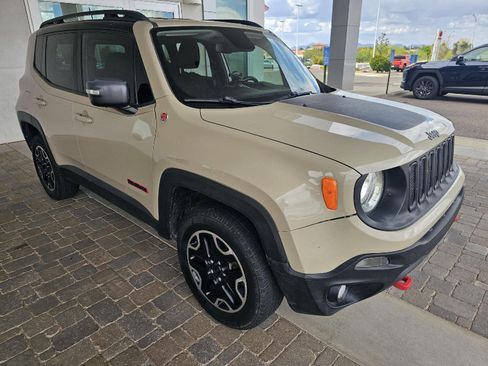 Used 2016 Jeep Renegade Trailhawk w/ Safety & Security Group image 9