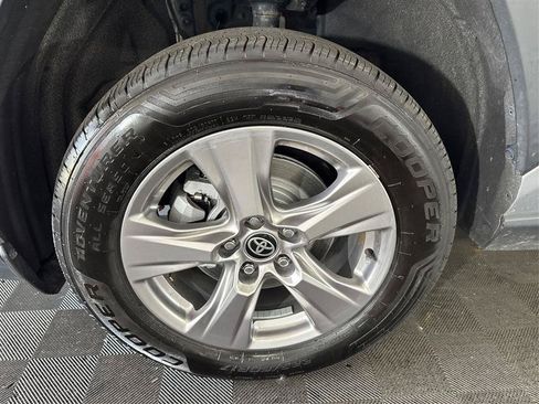 Used 2024 Toyota RAV4 XLE w/ Convenience Package FWD image 31