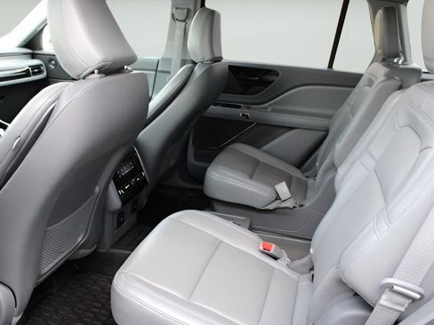 Used 2021 Lincoln Aviator Reserve w/ Elements Package Plus image 20